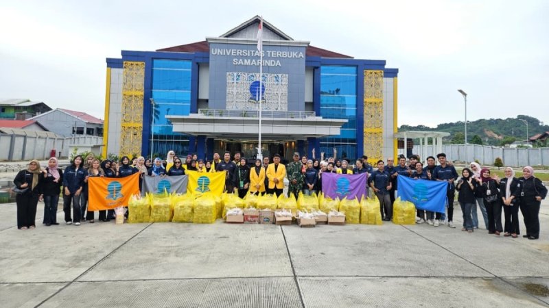 BERBAGI TAKJIL RAMADHAN UNIVERSITAS TERBUKA SAMARINDA